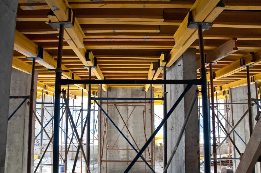 Jak zaszalować strop: uniknij najczęstszych błędów w budowie