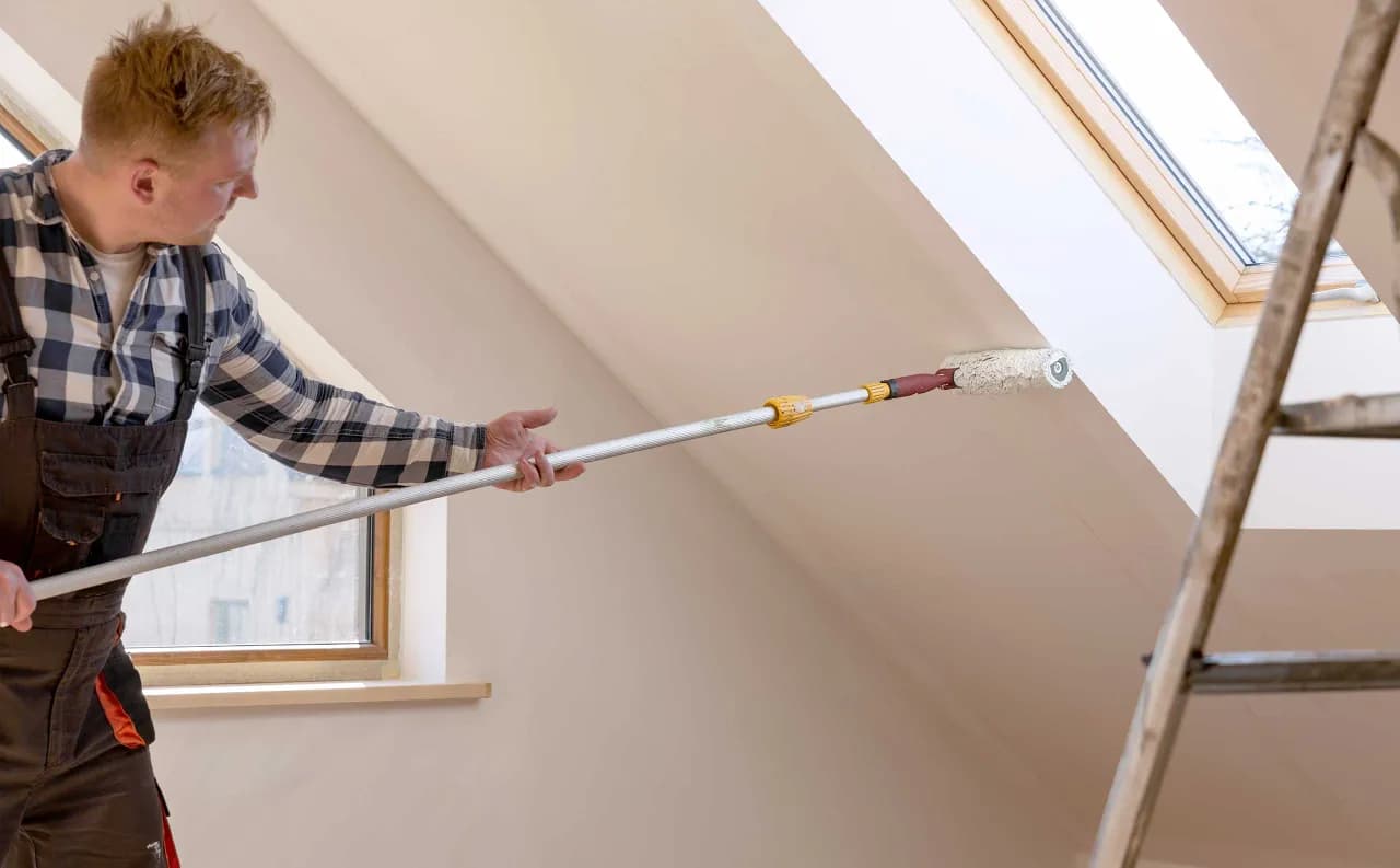 Jak malować skosy na poddaszu - uniknij najczęstszych błędów
