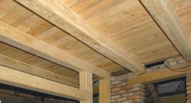 Jak wzmocnić strop drewniany i uniknąć kosztownych napraw